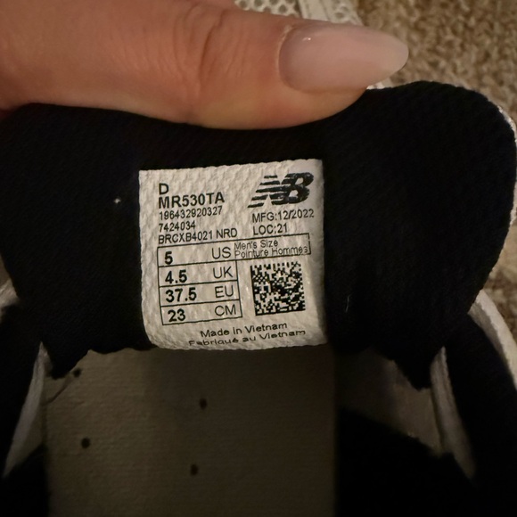 New Balance 530 Silver Cream Sneakers - Picture 8 of 8